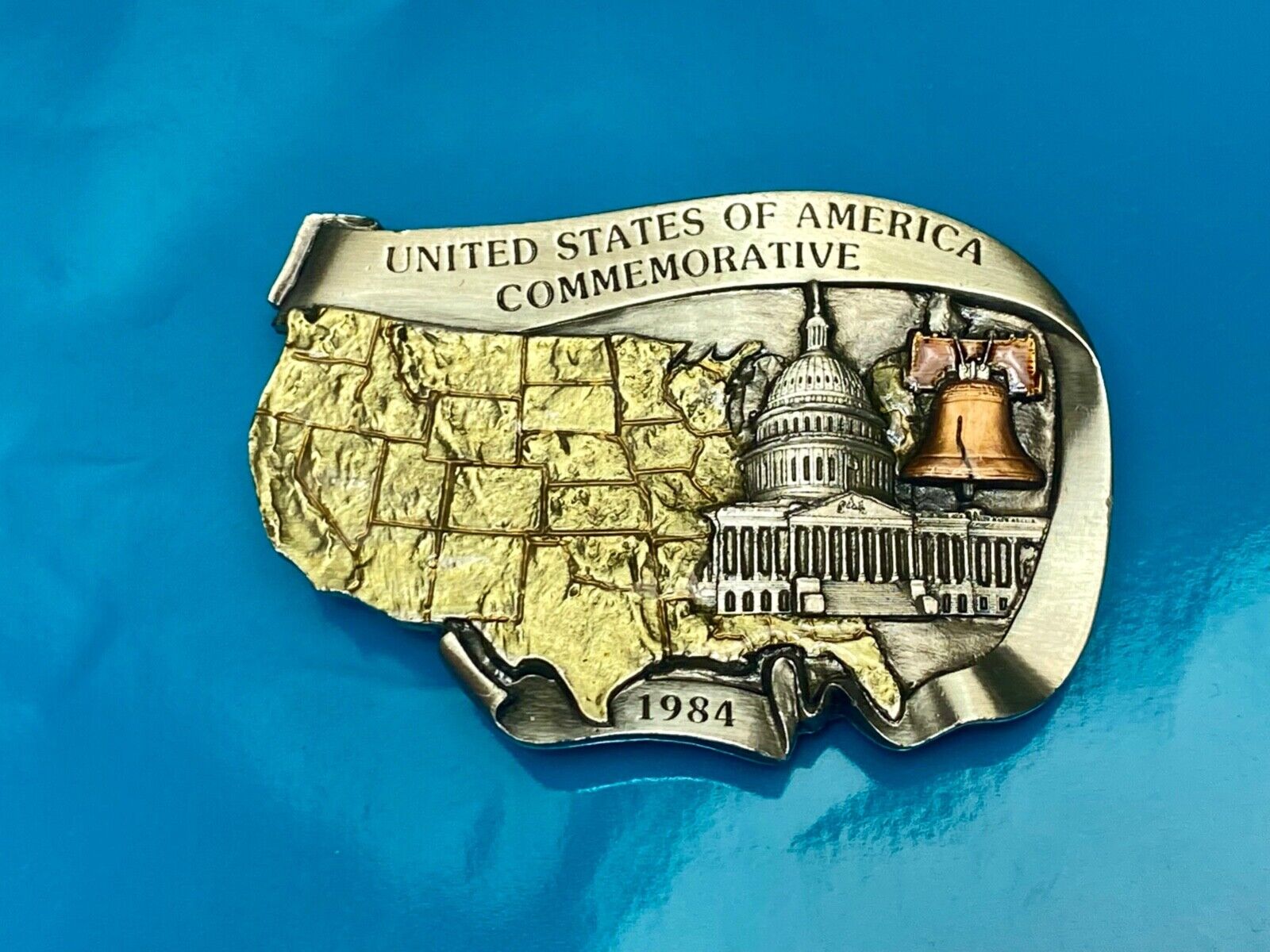 United States of America commemorative White house -  map shaped belt buckle