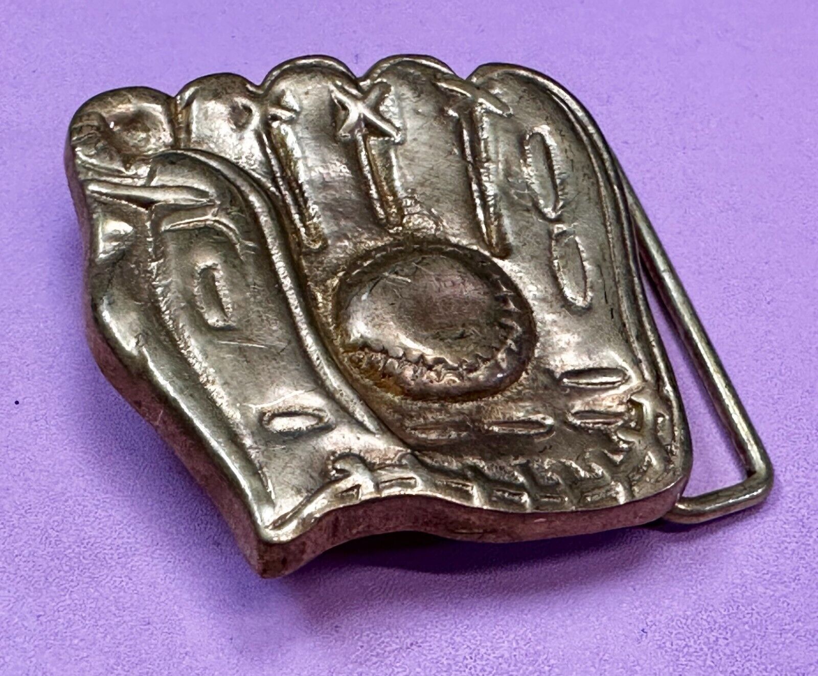 Baseball Glove Mitt Catching Ball Unique Sports Figural Solid Brass Belt Buckle