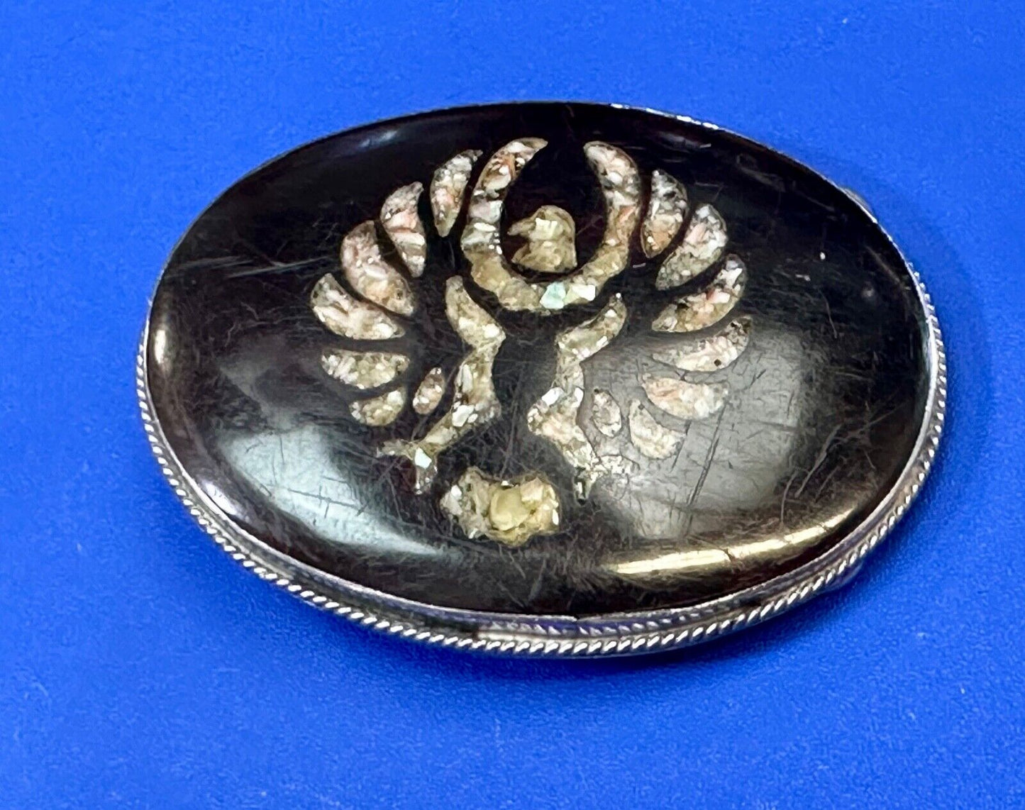 Beautiful Thunderbird Abalone Shell inlaid Vintage oval silver tone belt buckle