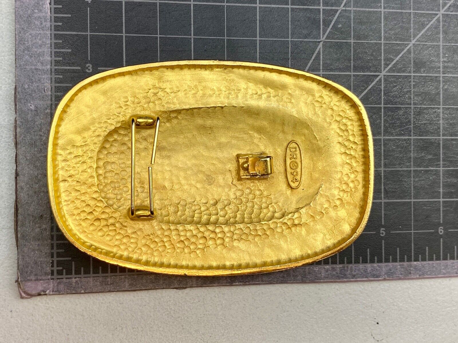 almost 5" wide, Doreen Ryan THE LION  - DR94 Vintage belt buckle 