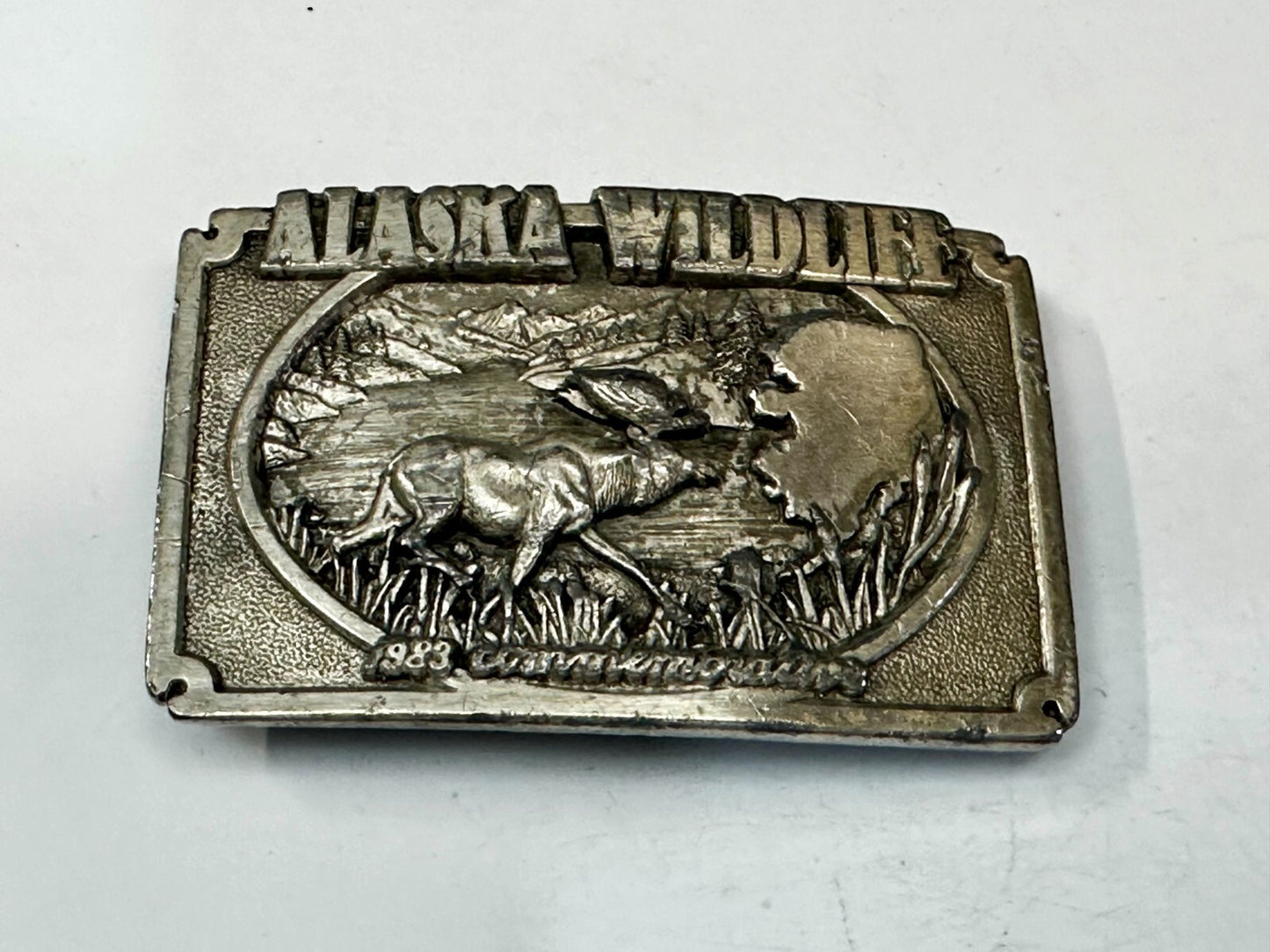 ALASKA WILDLIFE Animal Mountain Scene 1983 Commemorative Siskiyou Belt Buckle