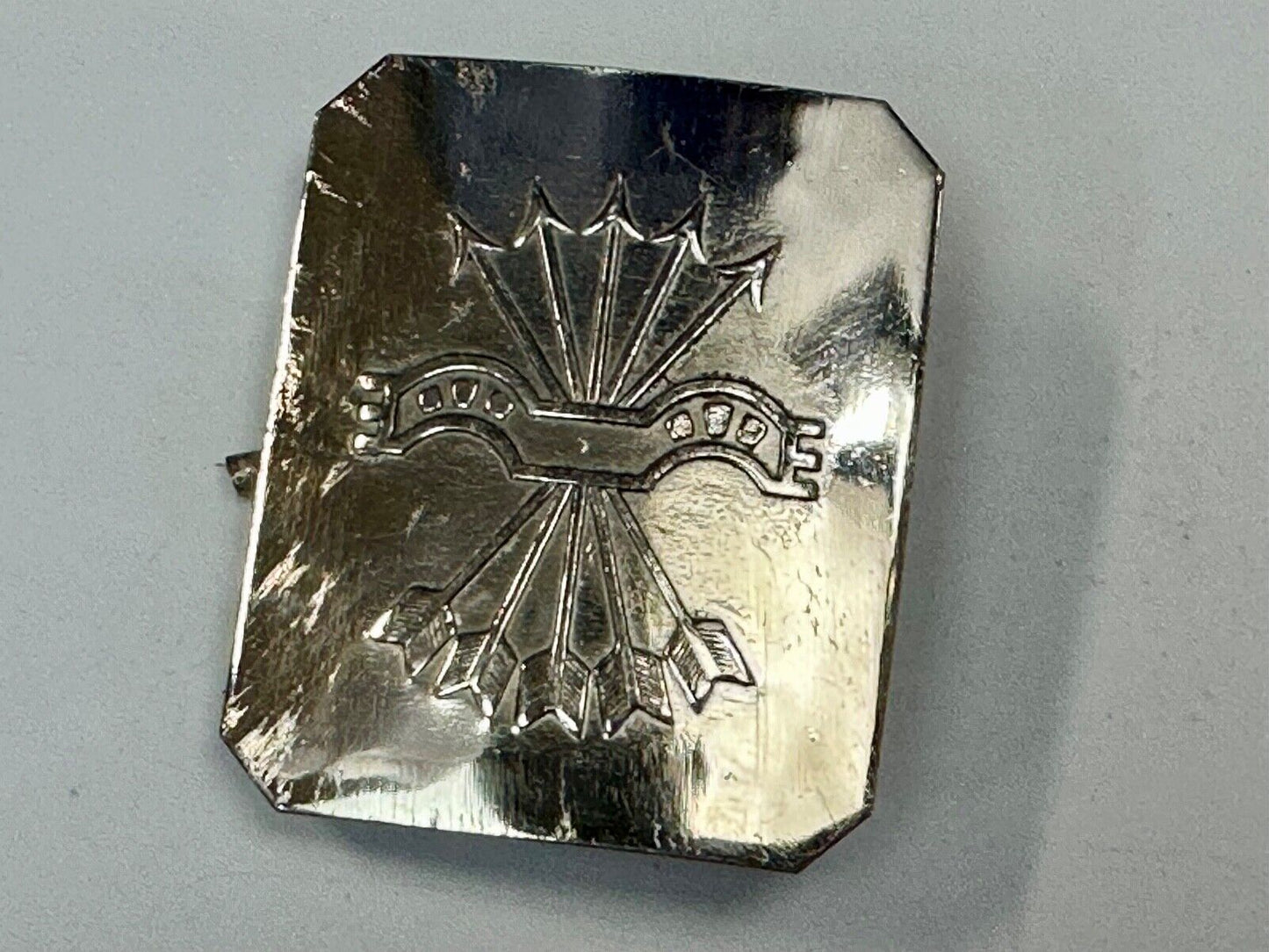 The 5 Arrows Hotel?  Waddesdon Manor? England Family Embalm? Antique belt buckle