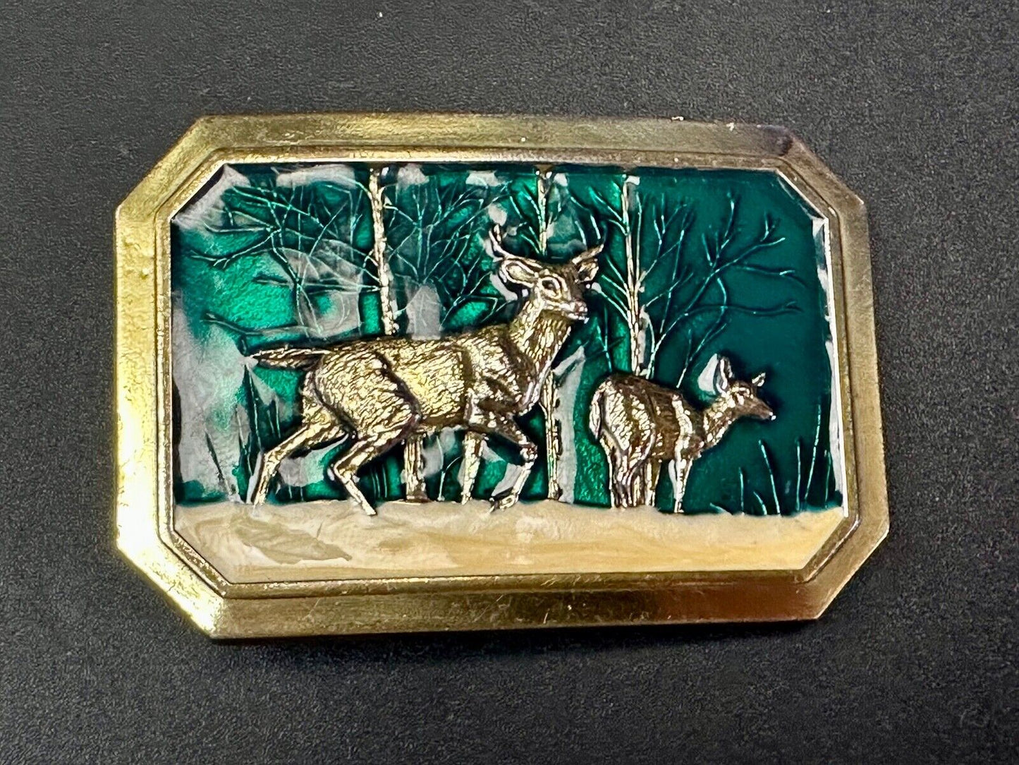 Two deer  / doe nature 1976 Great American belt buckle co - perfect hunters gift