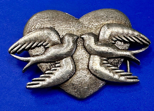 Swallows 2 Love Birds Heart Shaped Silver Color Cutout Vintage Belt Buckle