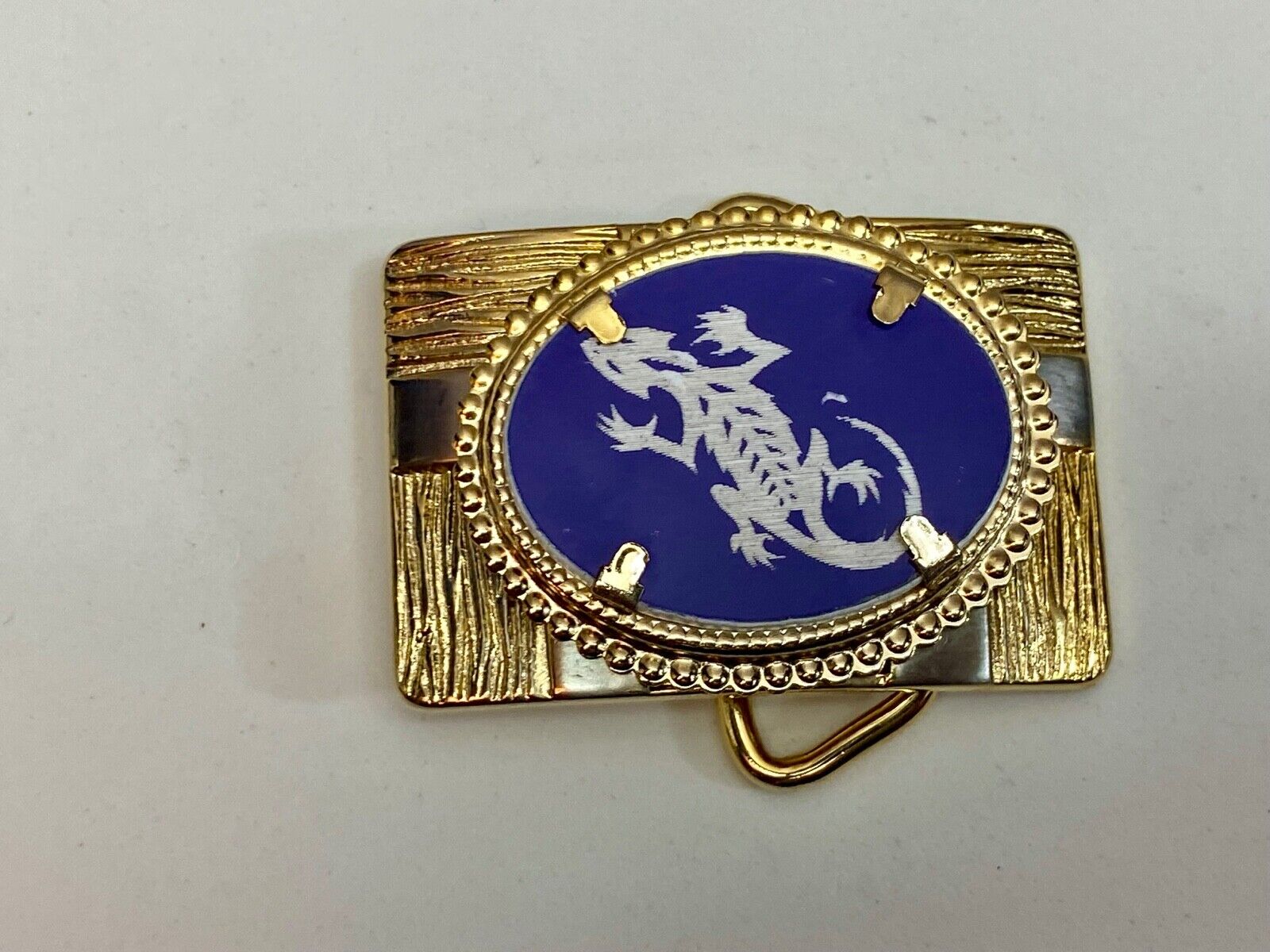 Unique Lizard, Reptile Crocodile As Centerpiece On Gold Tone Belt Buckle 