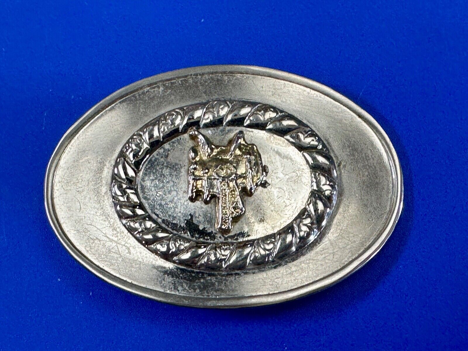 unique horse saddle Vintage oval multi ring belt buckle