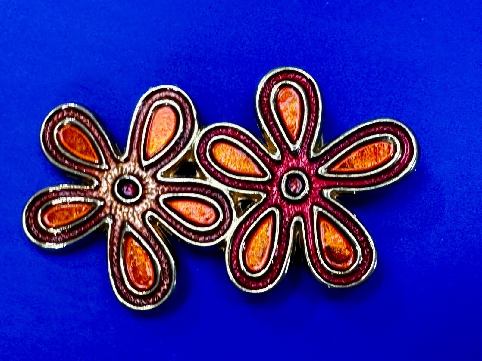 Two Flower Shaped Floral Theme Hippie Vibe Ladies Women's Retro Belt Buckle