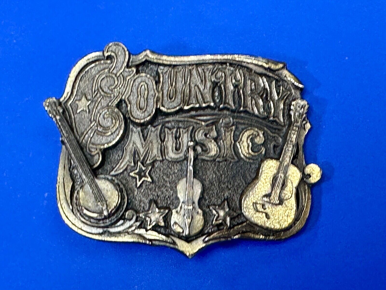 1982 COUNTRY MUSIC MUSICIAN BELT BUCKLE - THE GREAT AMERICAN BUCKLES