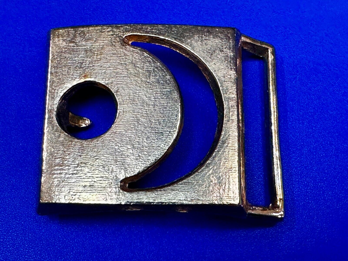 Unique Open Crescent Shape Gold Tone Hippy Style Cutout Belt Buckle