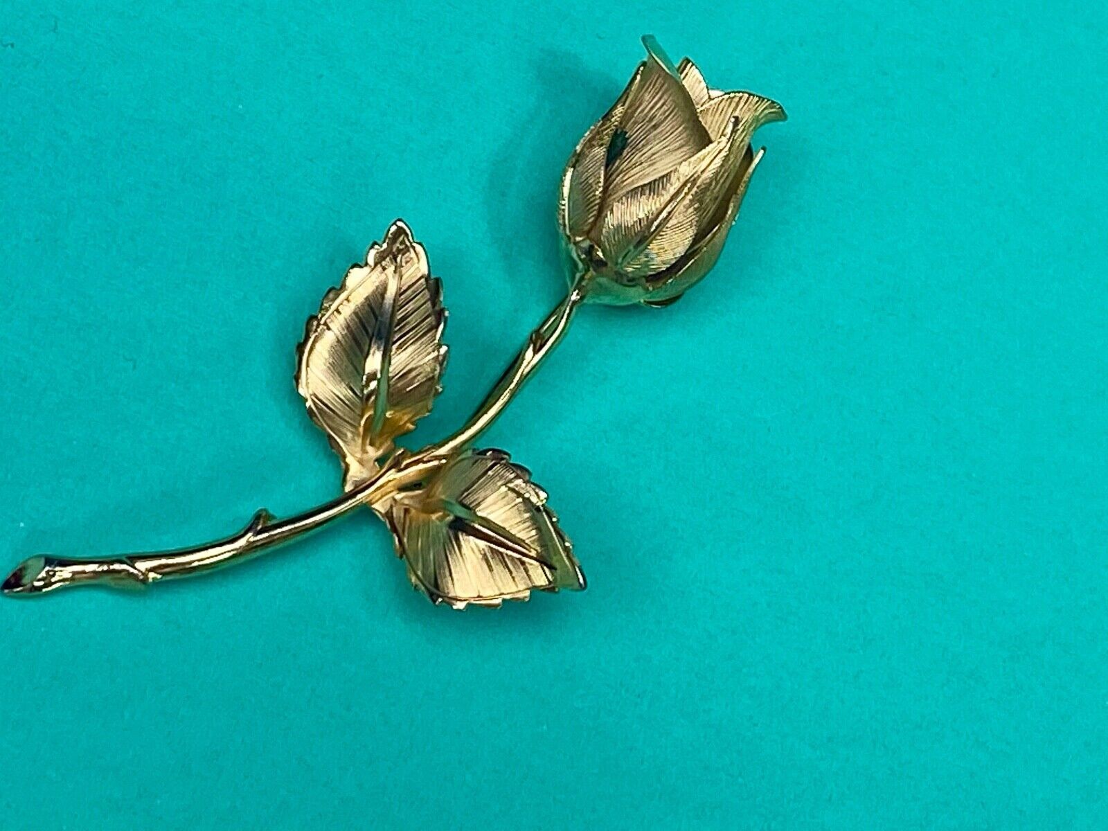 Vintage Giovanni Single Stem Rose Flower Gold Tone Brooch Pin