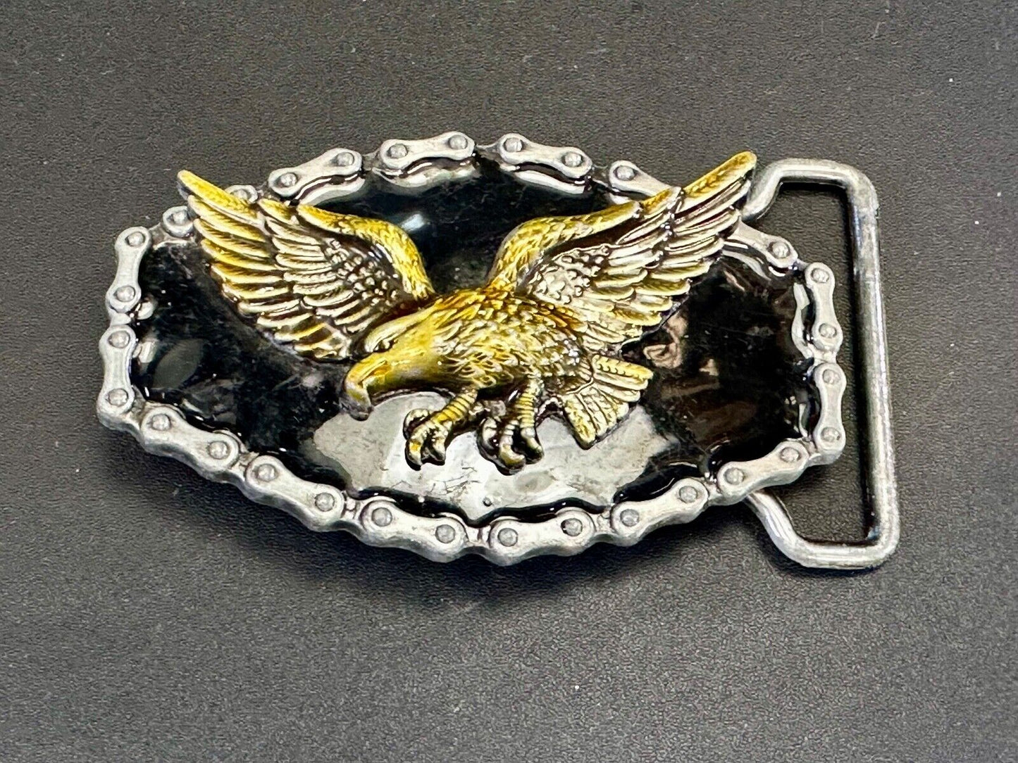 Bikers Patriotic American Eagle Flying Hunting Vtg. belt buckle w/ chain boarder