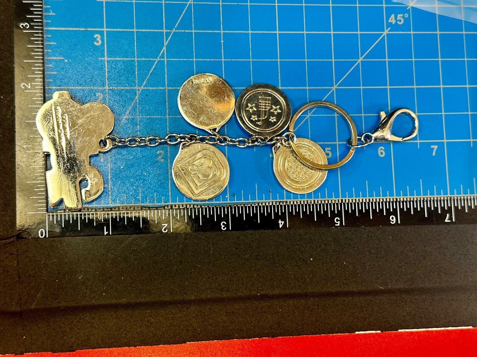 2018 Walt Disney World Souvenir Charm Keychain - Key Ring Chain