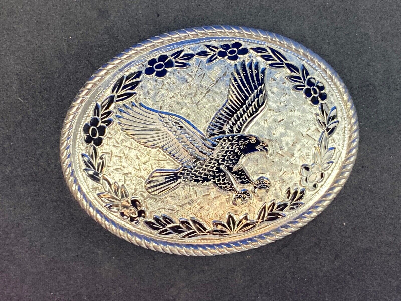 Vintage Etched USA made western flying wings wide eagle belt buckle 