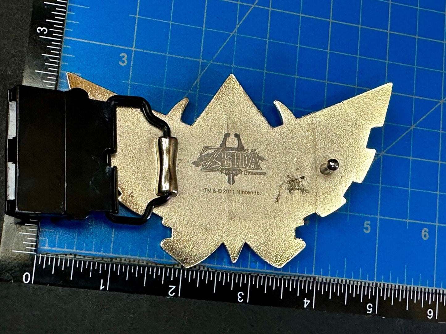 The Legend Of Zelda Triforce Nintendo 2011 Belt Buckle with buckle extender