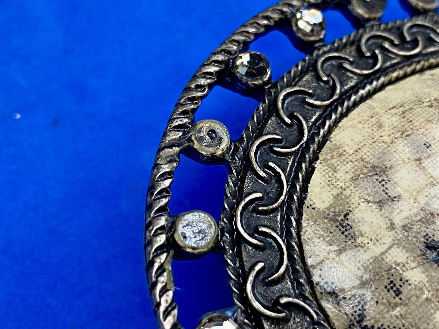 USA made rattle snake skin in rhinestone surround belt buckle 
