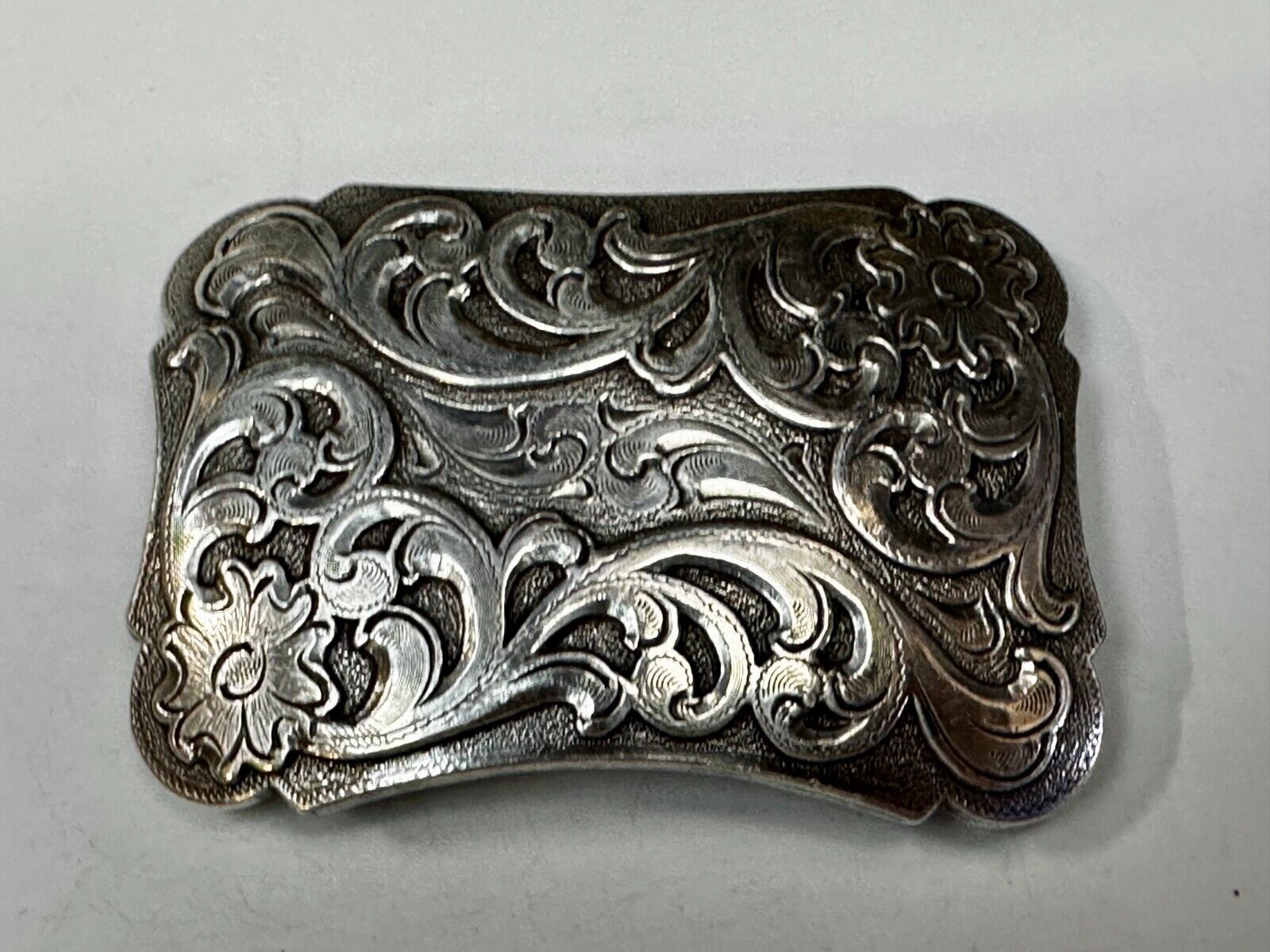 Beautiful Detailed Flower Swirl Floral Theme Silver Tone Rectangular Belt Buckle