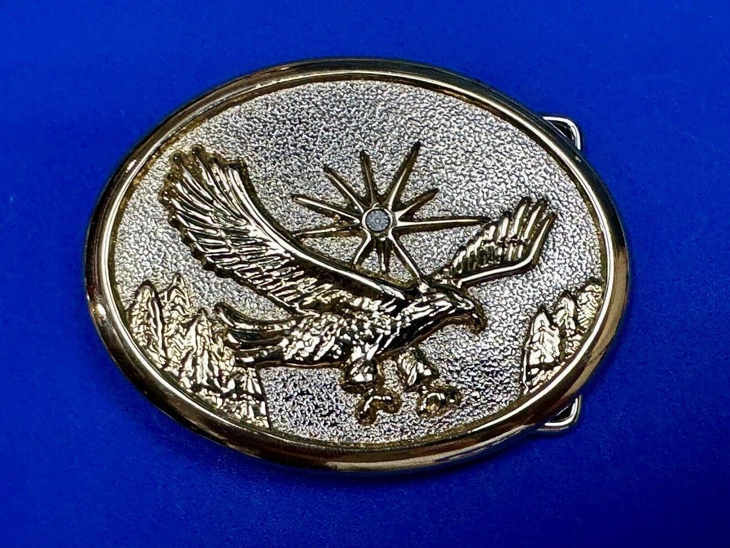 USA Patriotic flying classic Bald Eagle with sun starburst belt buckle