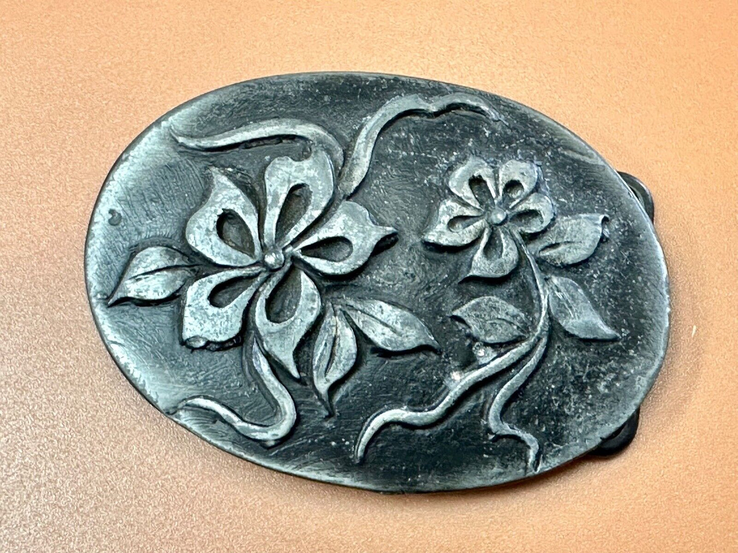 Artisan Pewter? Flower theme belt buckle  - Beautiful and unique!