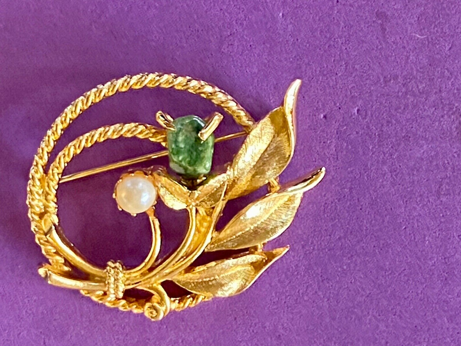 Vintage JADE GARDEN Gold Tone  Wreath Green Faux Pearl Flowers Sarah Coventry