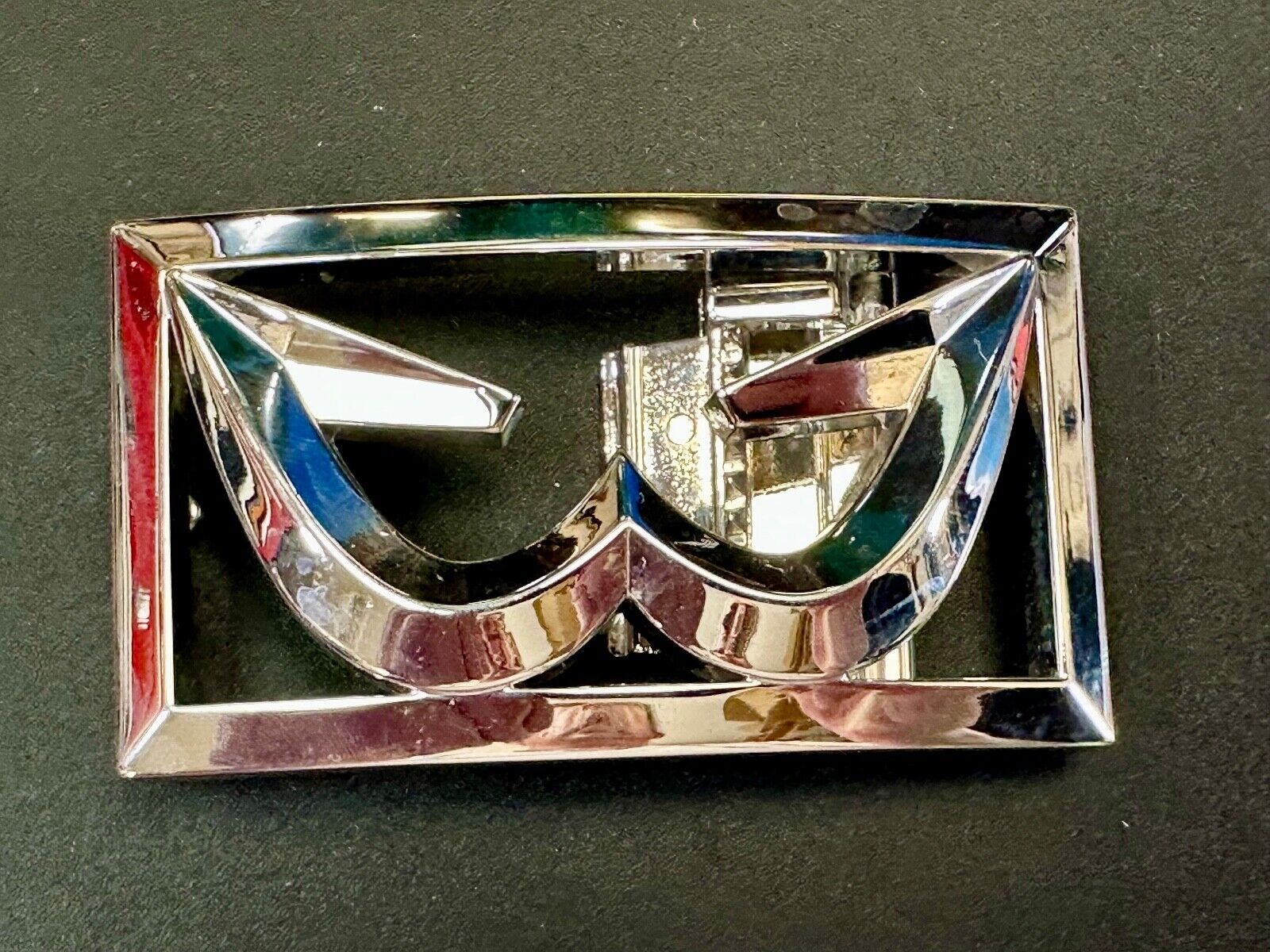 unique see through dual hook pattern silver color reflective belt buckle