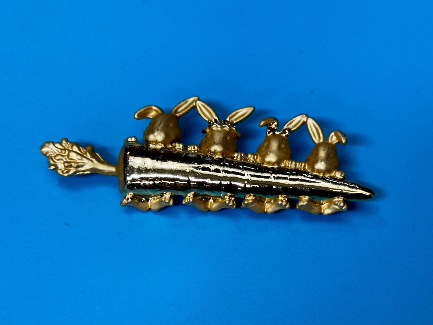 Adorable Bunny Rabbit Family Eating Carrot Gold Tone Pin Brooch Signed by AJC