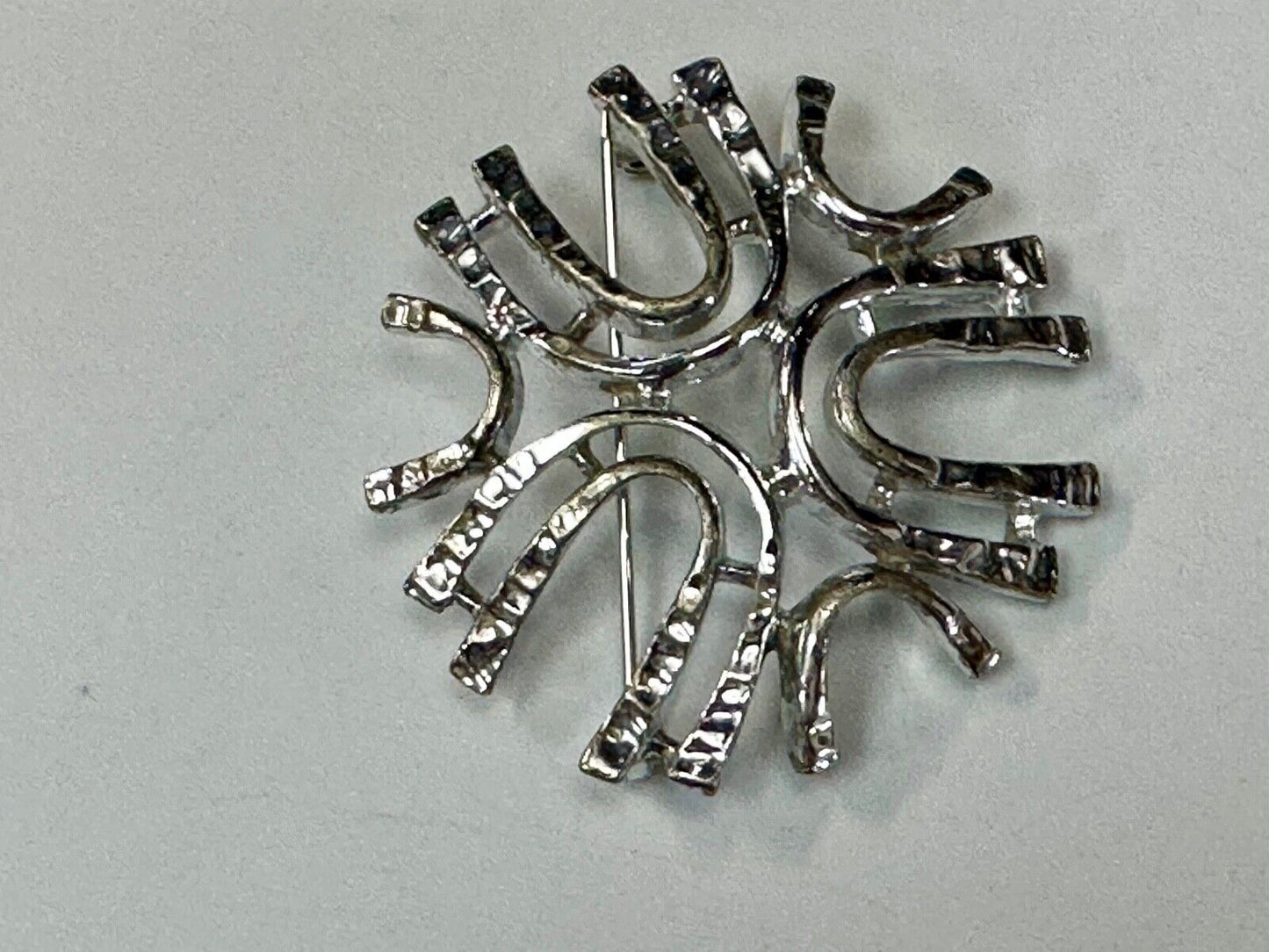 unique see through Sarah Coventry signed silver tone brooch pin