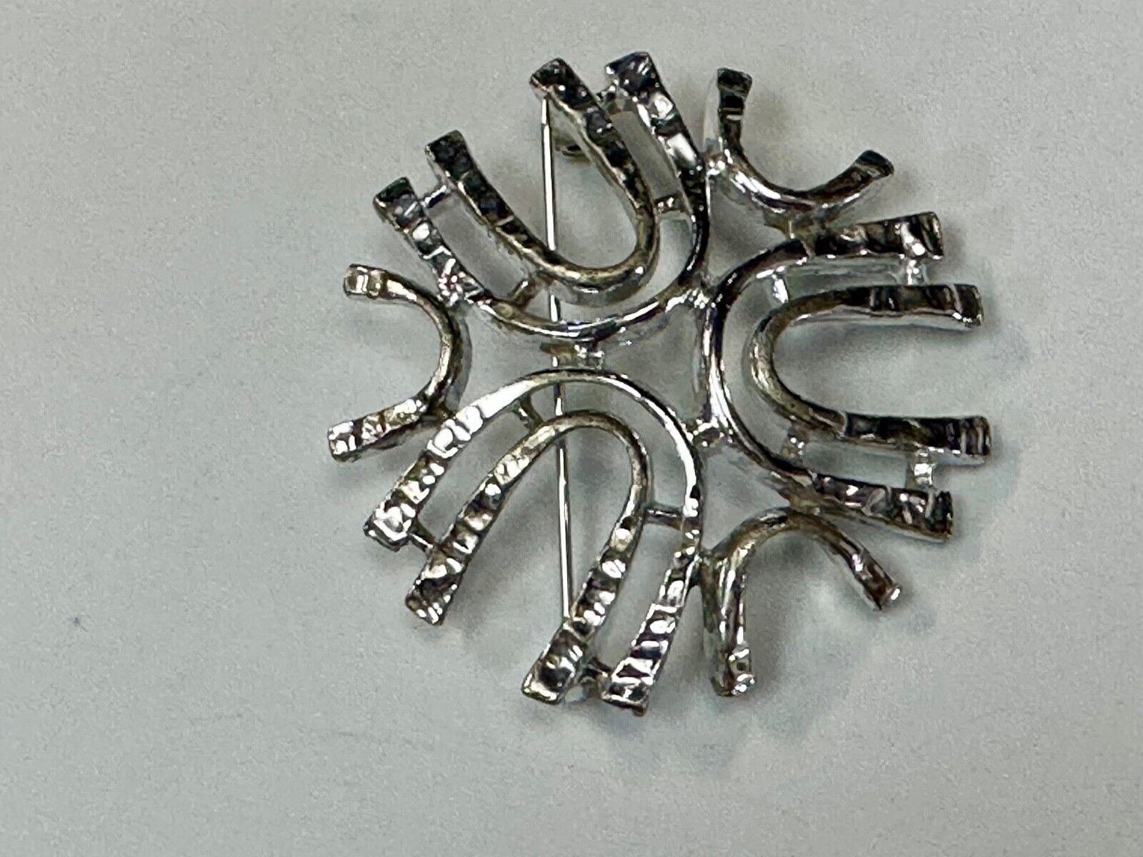 unique see through Sarah Coventry signed silver tone brooch pin