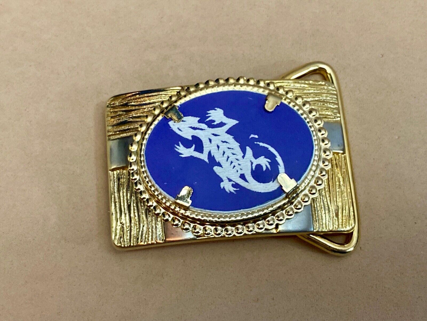 Unique Lizard, Reptile Crocodile As Centerpiece On Gold Tone Belt Buckle 