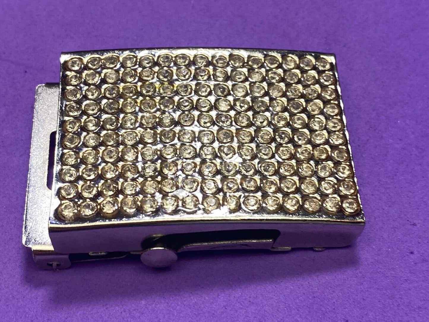 160 Clear Rhinestones Covering Silver Tone Belt Buckle 