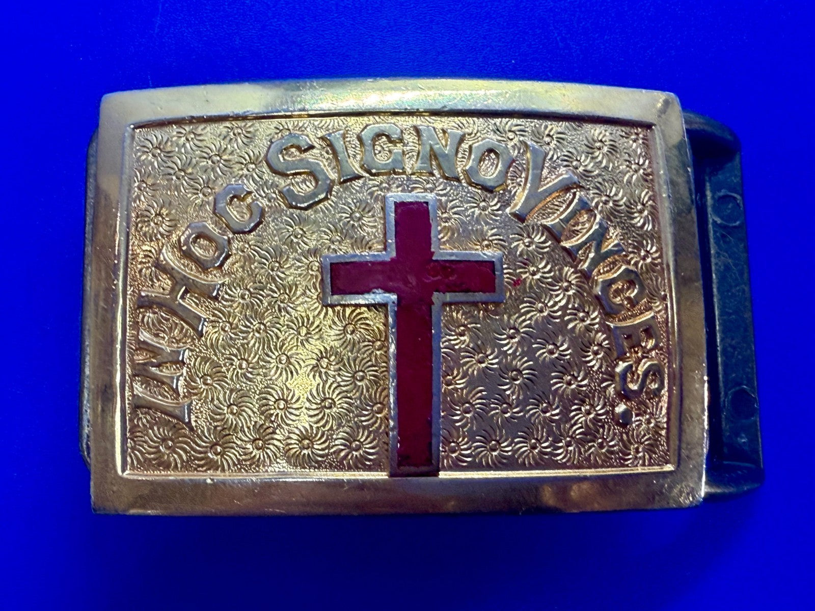 VINTAGE In Hoc Signo Vinces Masonic Knights Templar RED CROSS Belt Buckle