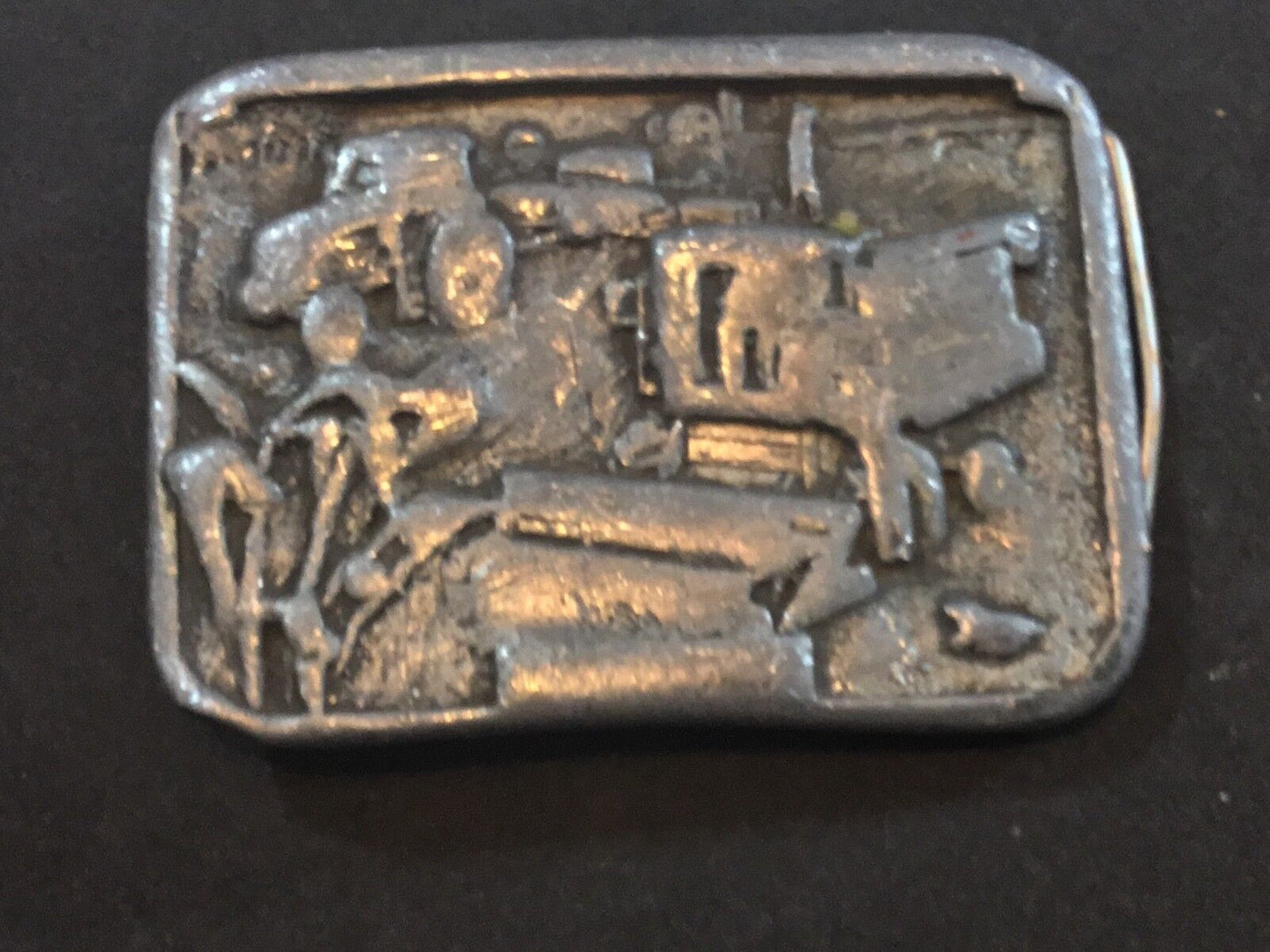 VINTAGE 1980s **CASE/INTERNATIONAL HARVESTER** TRACTOR COMBINE BELT BUCKLE 1985