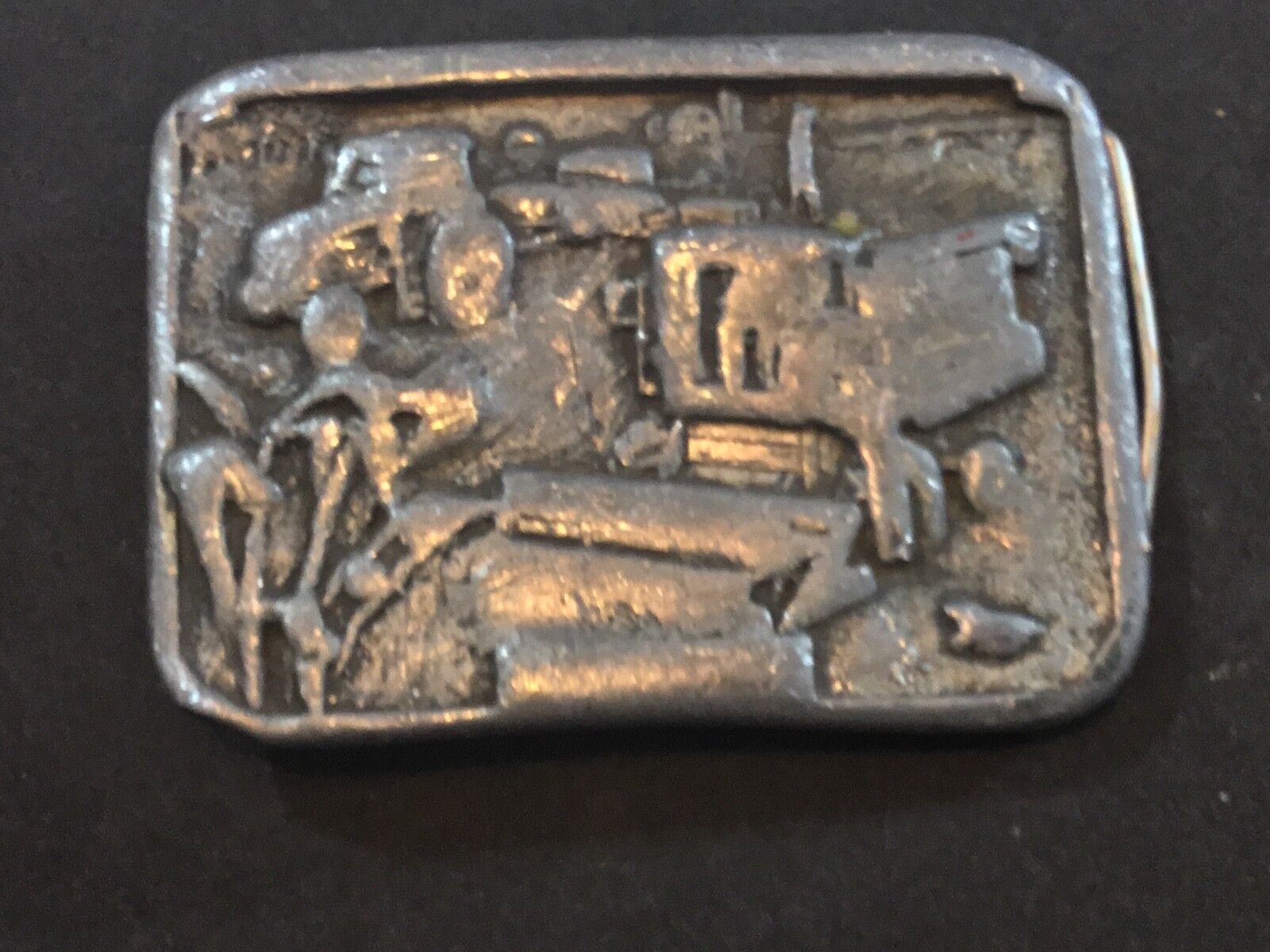VINTAGE 1980s **CASE/INTERNATIONAL HARVESTER** TRACTOR COMBINE BELT BUCKLE 1985