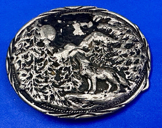 Alaska Wolf Howling at the Moon Vintage SSI Diamond Cut Belt Buckle Handmade USA
