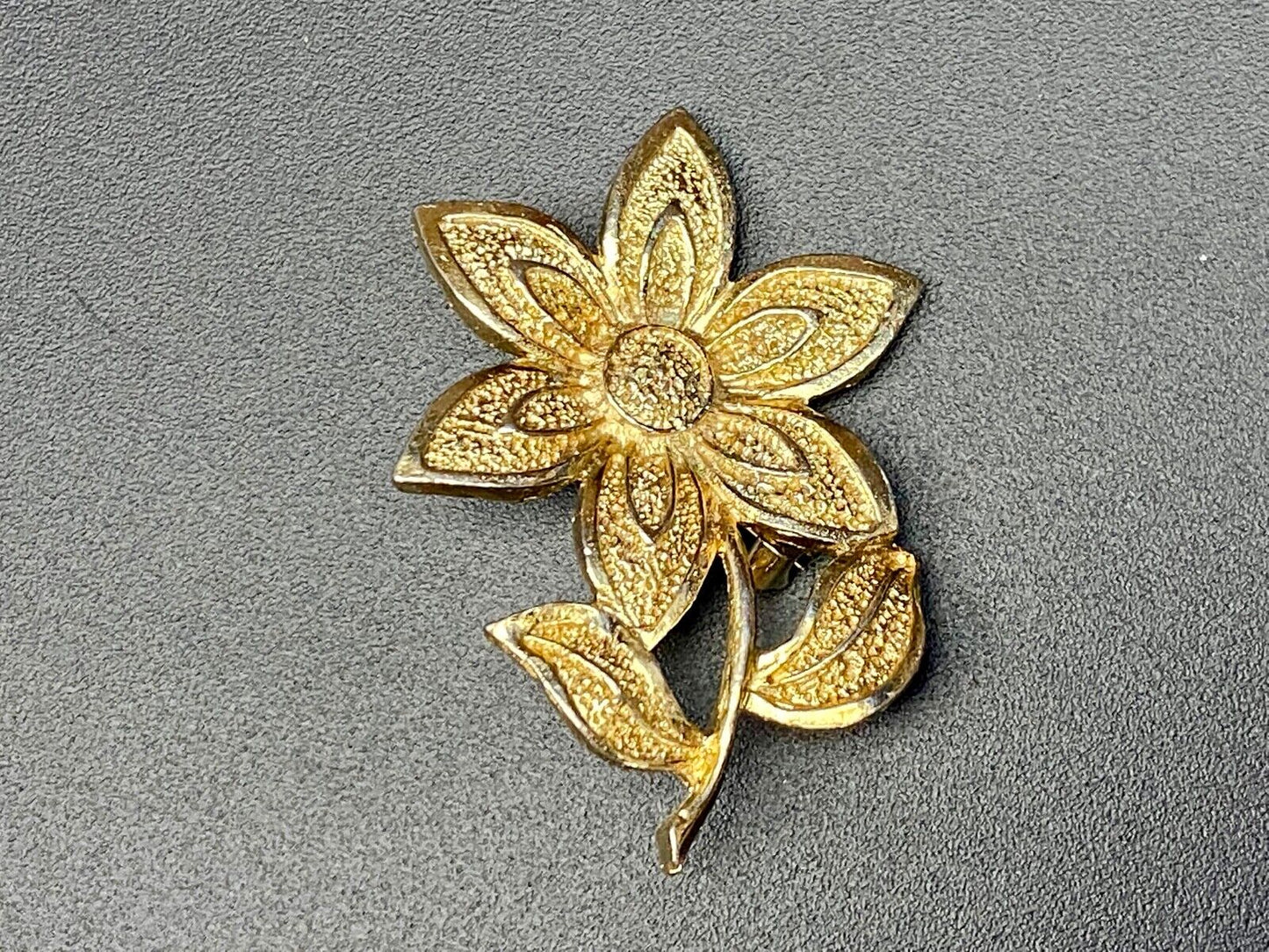 Vintage Gerry's Textured figural Flower Brooch Pin Goldtone Brooch