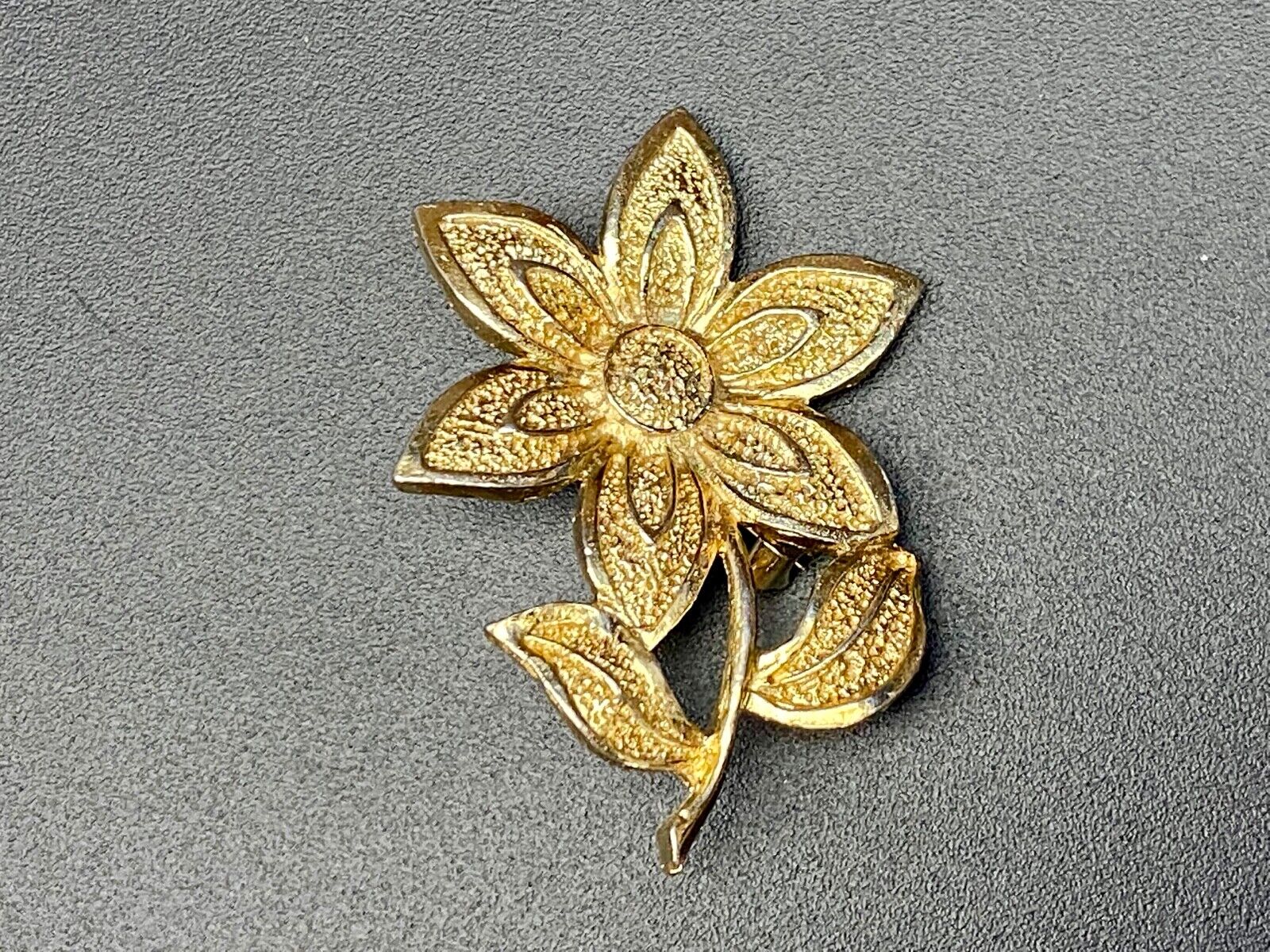 Vintage Gerry's Textured figural Flower Brooch Pin Goldtone Brooch