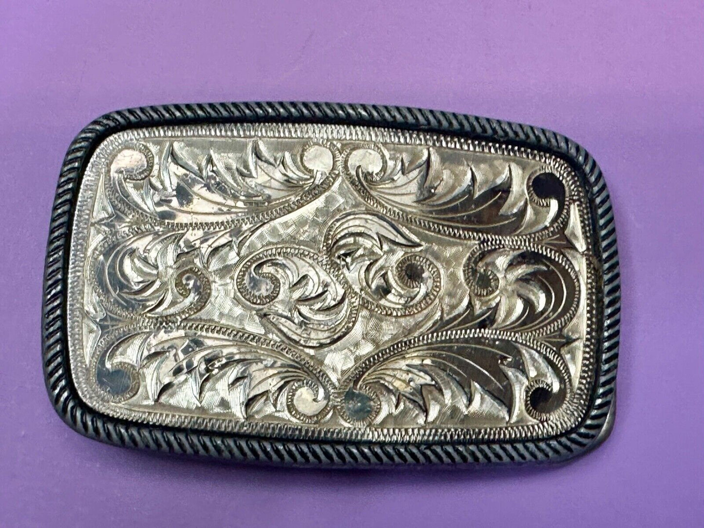 Vintage flower theme etched oval western belt buckle W/ rope border