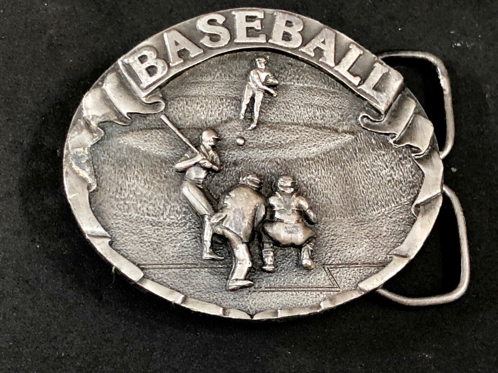 1977 Bergamot 0-65 belt buckle tribute to Americas baseball Batter Up! O-85