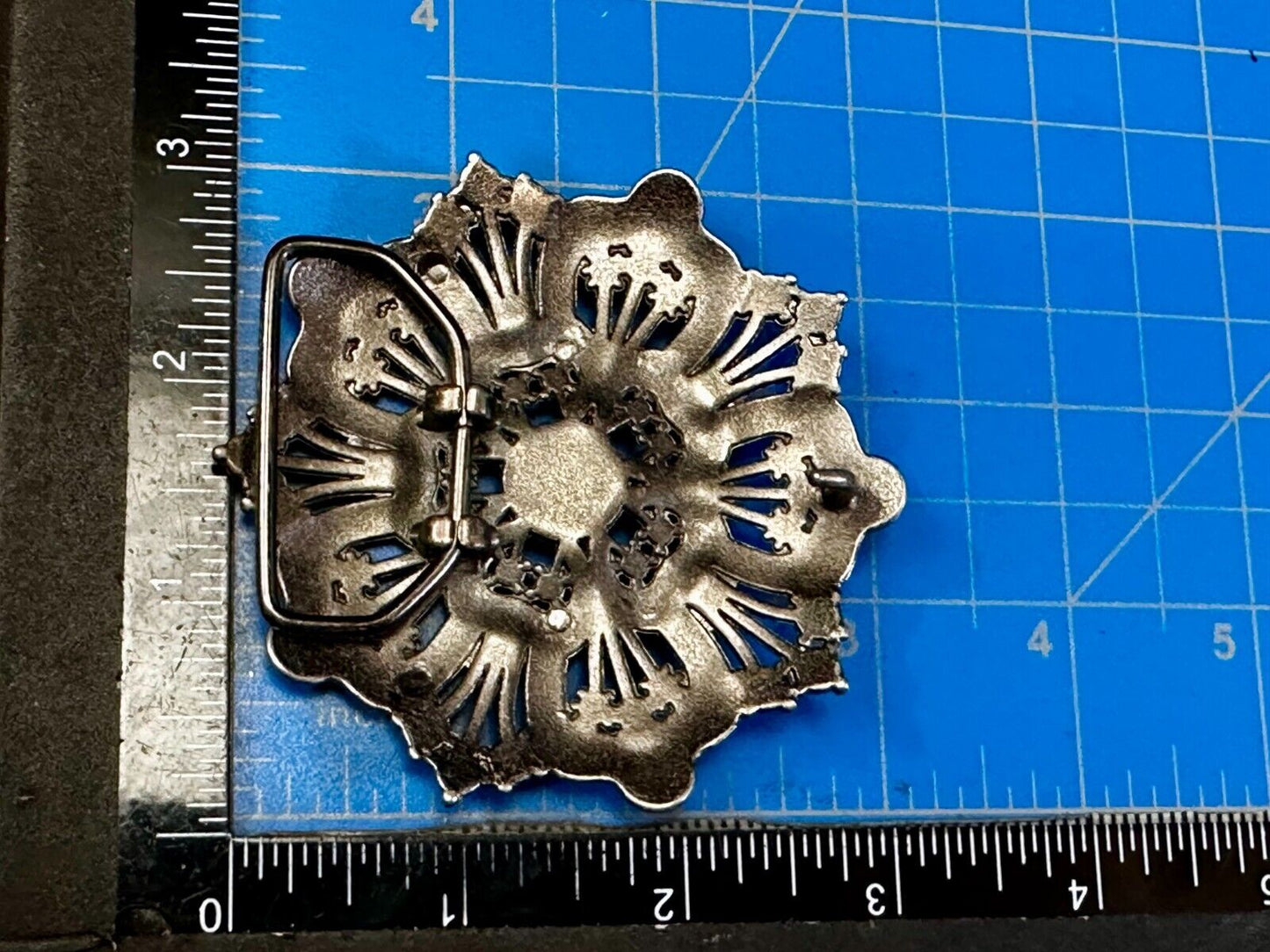 Victorian Style Beautiful Flower Shaped Rhinestone Accented Ladies Belt Buckle