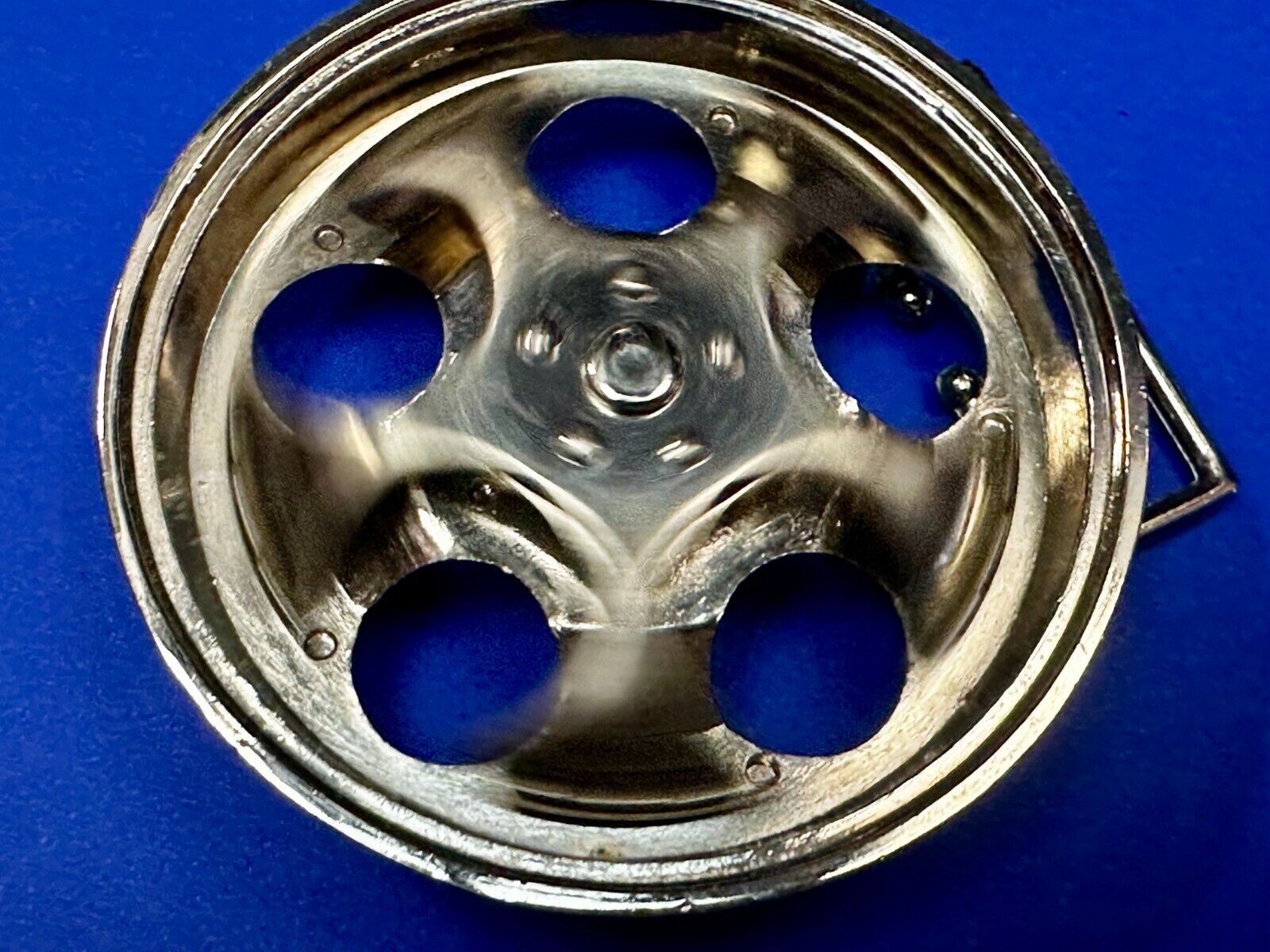 Unique Spinner Car Truck Wheel Rim See Through Silver Tone Round Belt Buckle