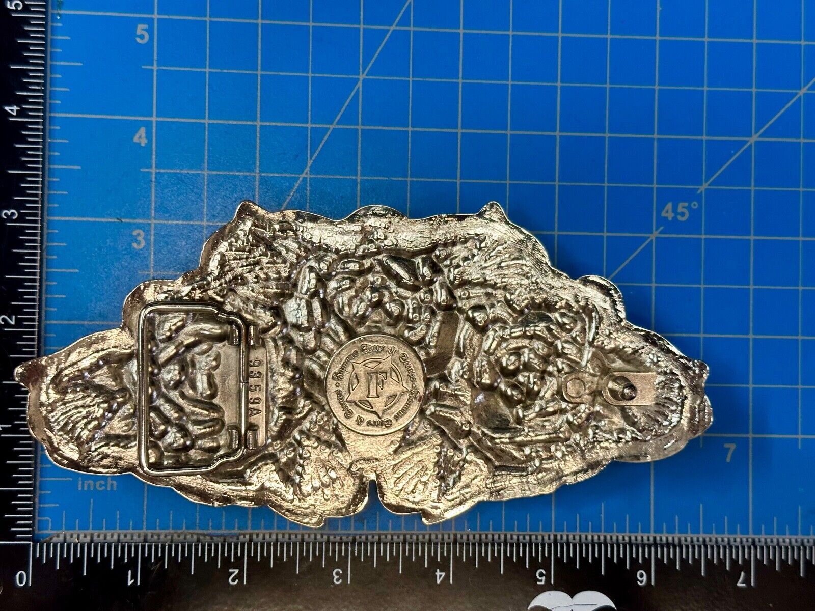 Vintage Famous Stars and Stripes Large Flowers Roses Bouquet figural Belt Buckle