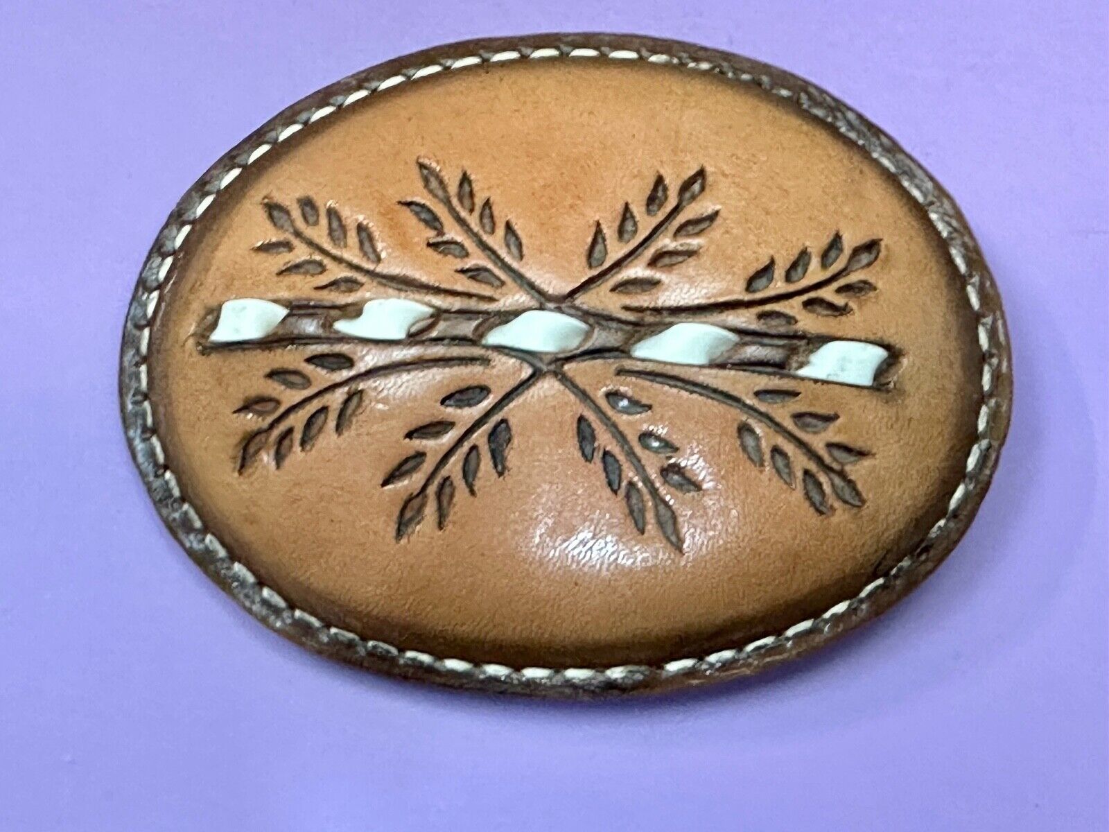 Beautiful Leather Factors Western oval mixed color / tooled Belt Buckle