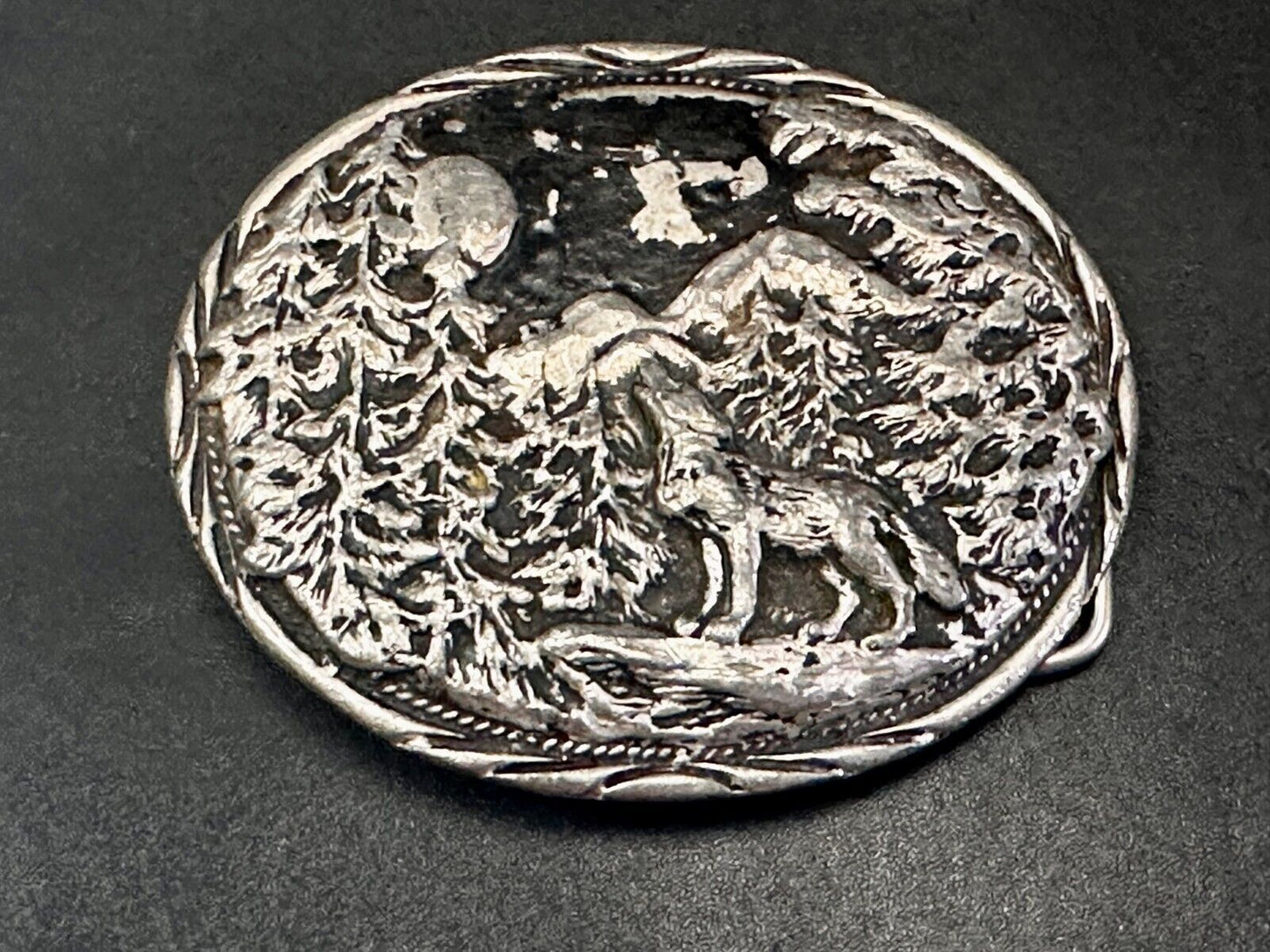 Alaska Wolf Howling at the Moon Vintage SSI Diamond Cut Belt Buckle Handmade USA