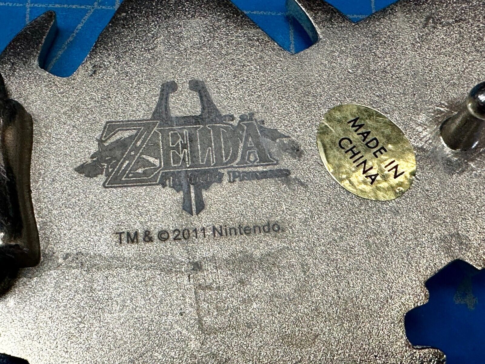 The Lengend of Zelda Twilight Princess Triforce Logo Belt Buckle TM2011 Nintendo
