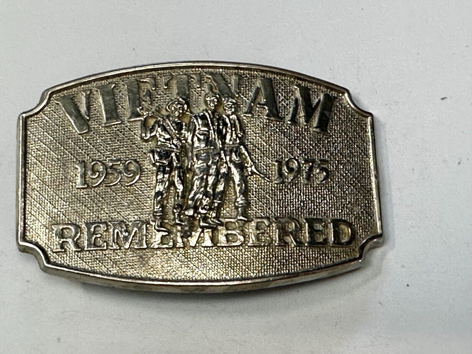 VIETNAM REMEMBERED War Veteran Veterans Patriotic Numbered Belt Buckle F.E. Hart