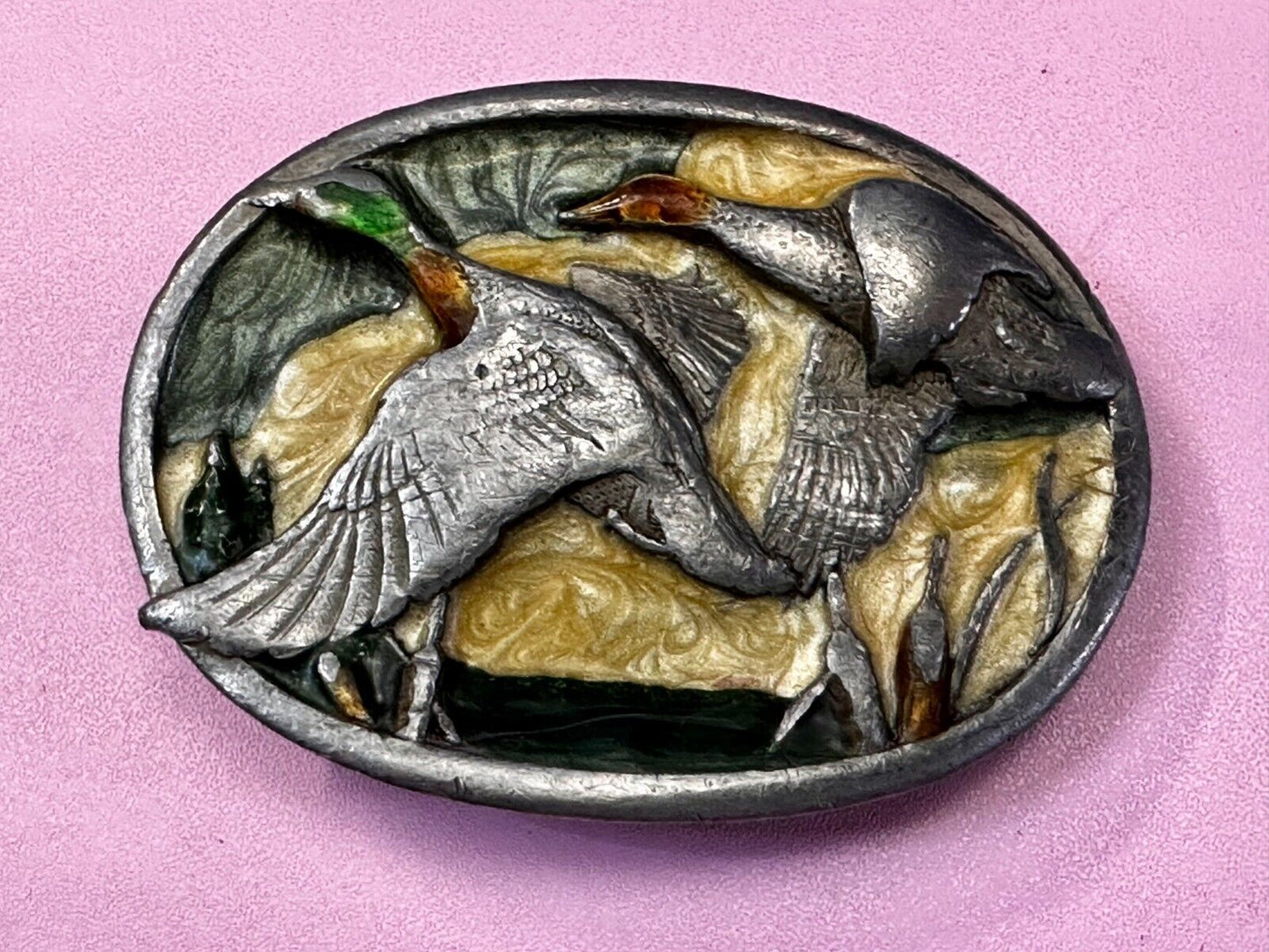 American Wild Mallards Ducks  Flying Over the Lake VTG 1983 Belt Buckle Siskiyou