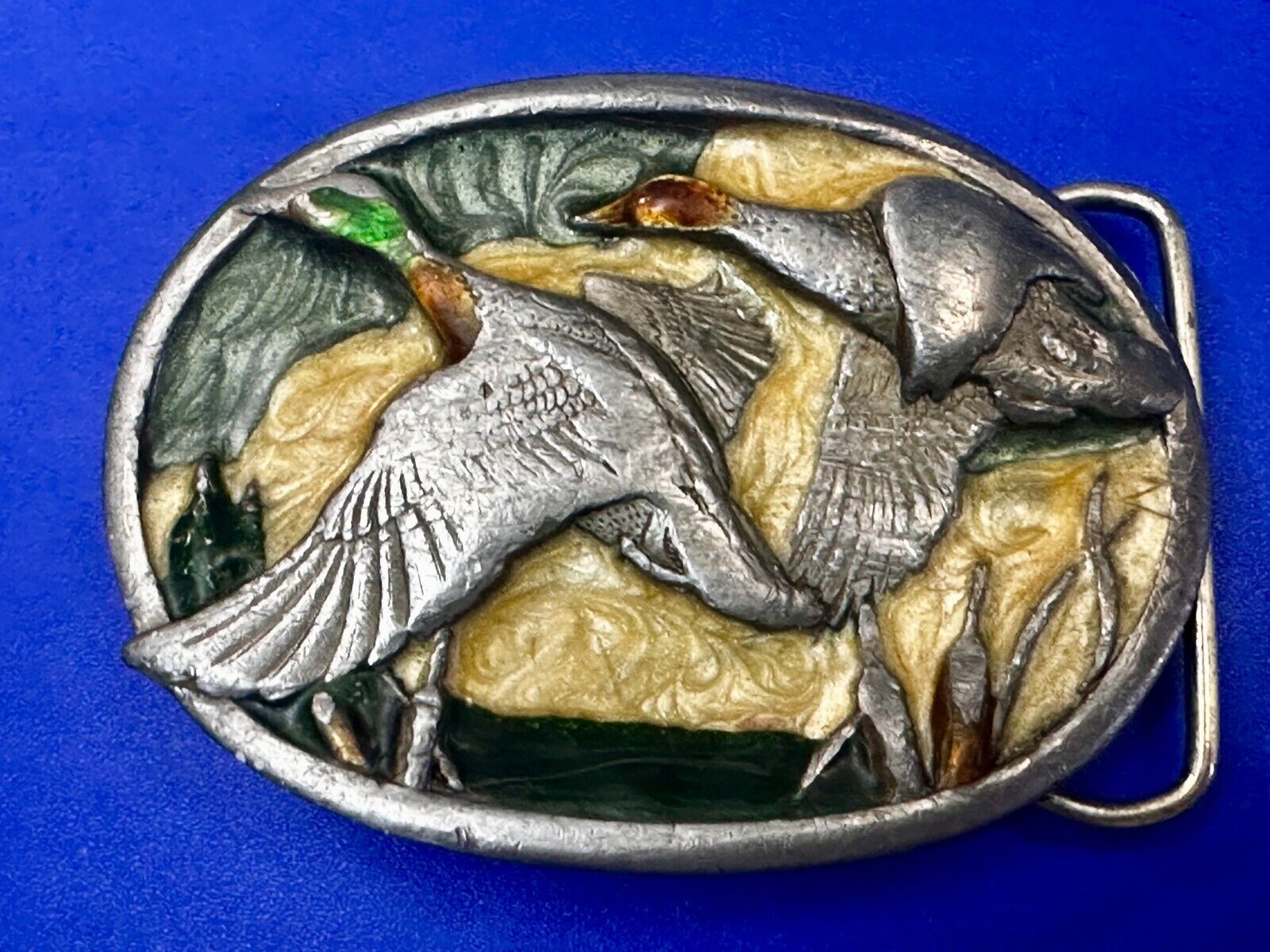 American Wild Mallards Ducks  Flying Over the Lake VTG 1983 Belt Buckle Siskiyou