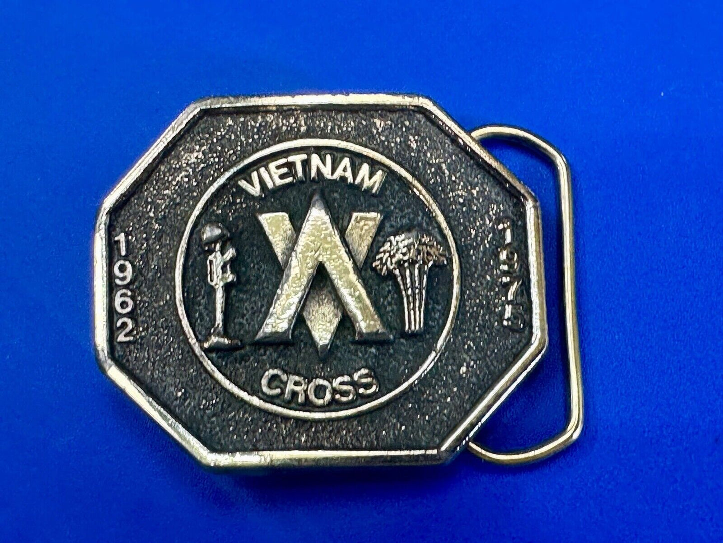 Vietnam Cross of Gallantry award 1962 - 1975 The Great American belt buckle Co