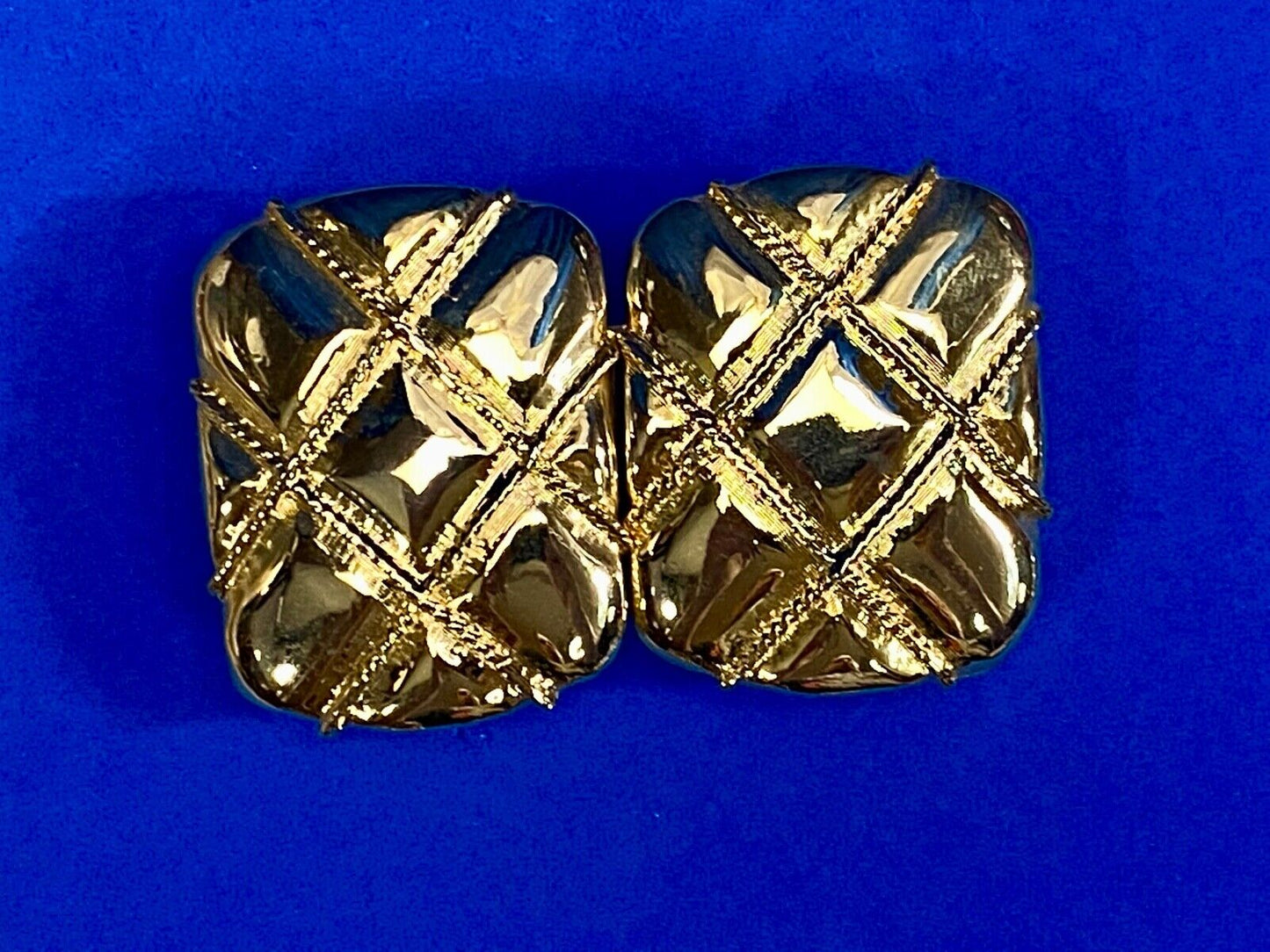 Vintage Gold Tone Basket Weave Pattern Interlocking Two Piece Belt Buckle 