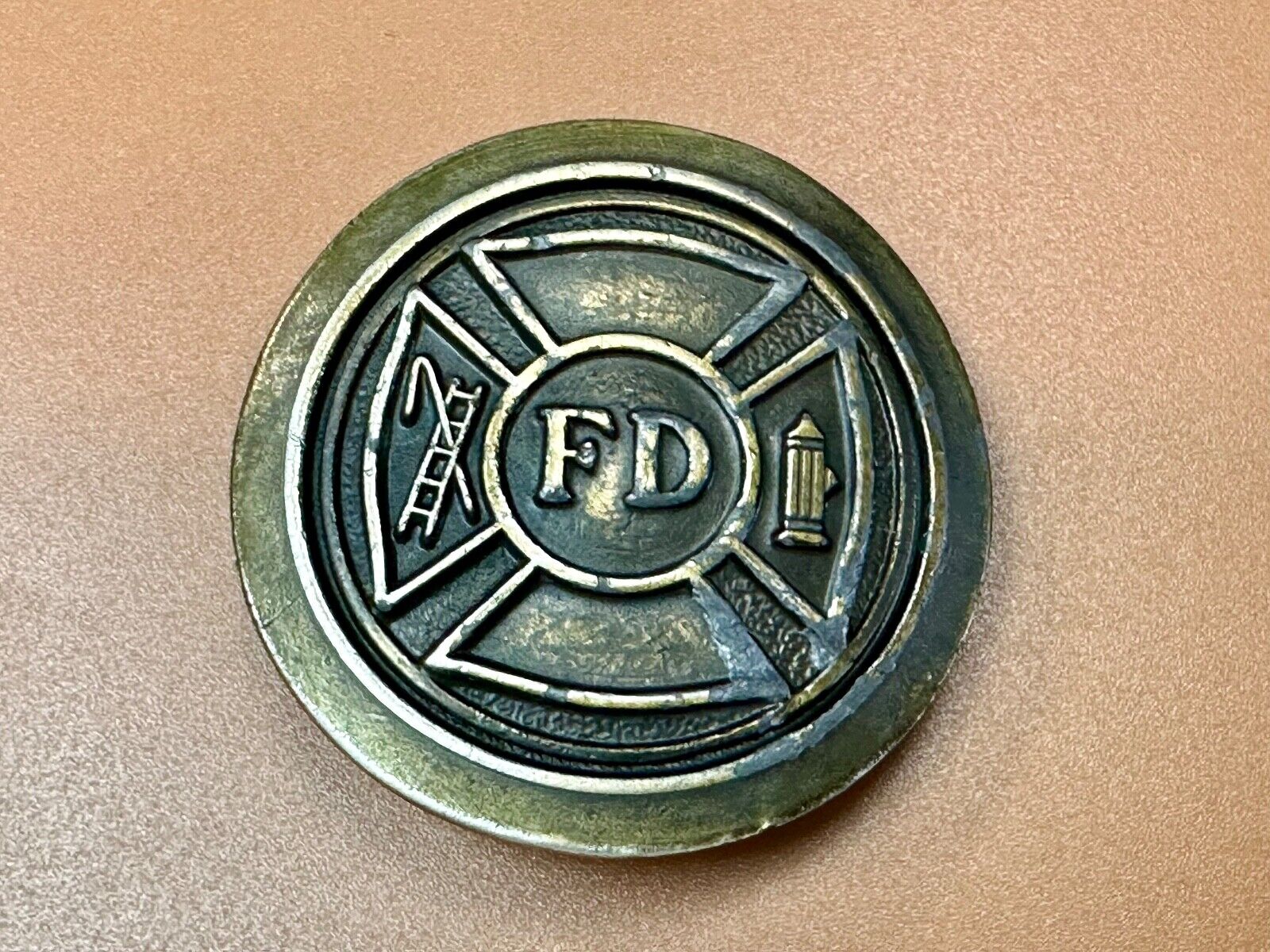 Vintage 1977 Fire Department FD Hook & Ladder Emblem belt buckle