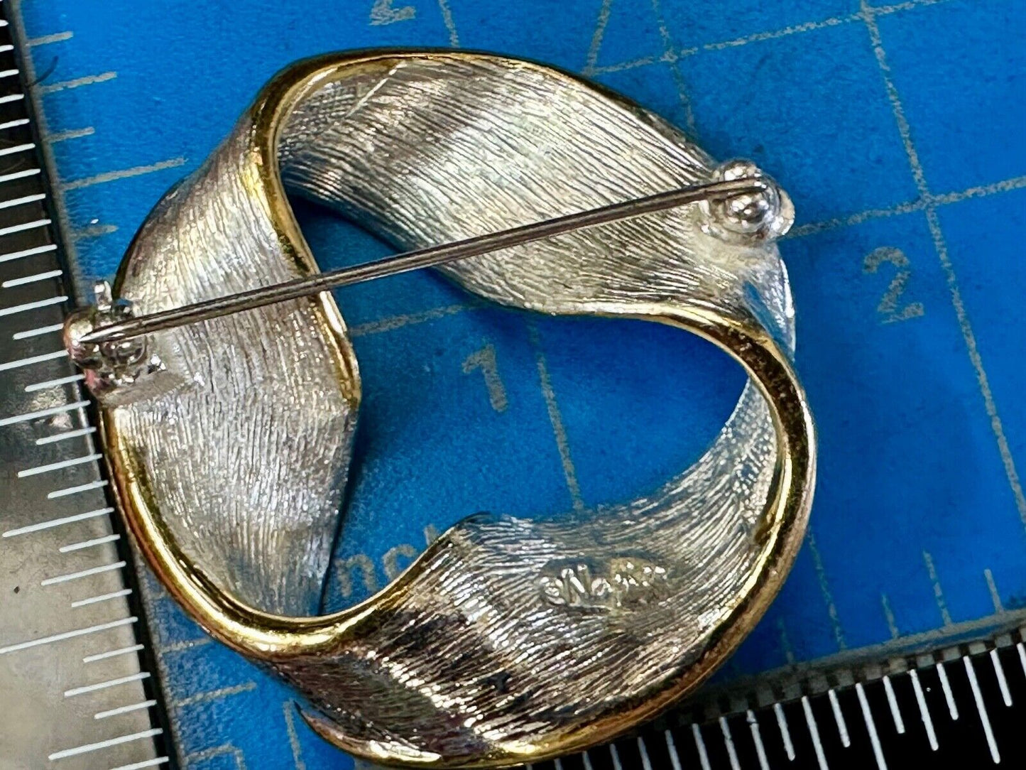 Twisted circle pattern Napier signed vintage two tone brooch pin